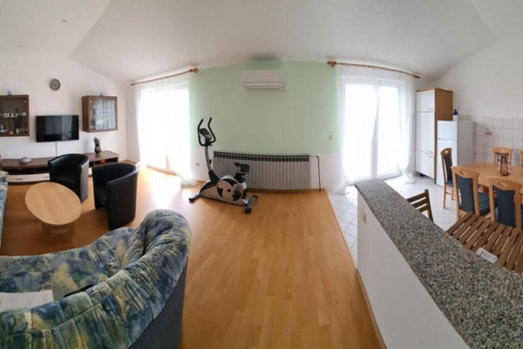 Mitros Apartment Malinska Eksteriør billede