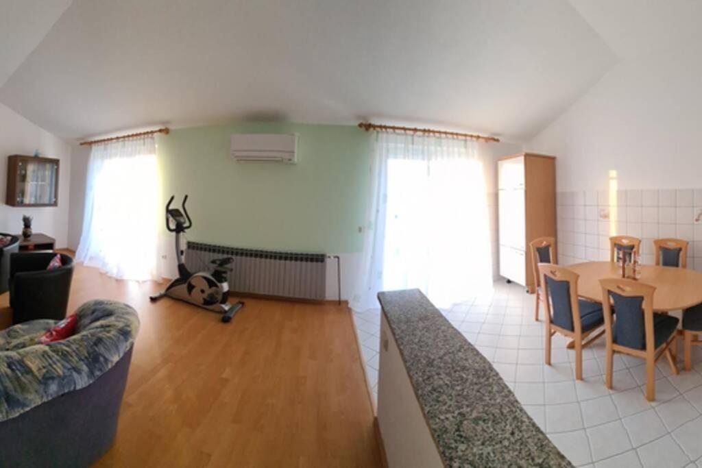 Mitros Apartment Malinska Eksteriør billede